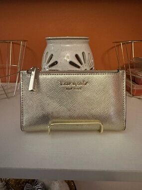 KATE SPADE Metallic Gold Leather Zip Bi-fold Wallet(FLAWED)